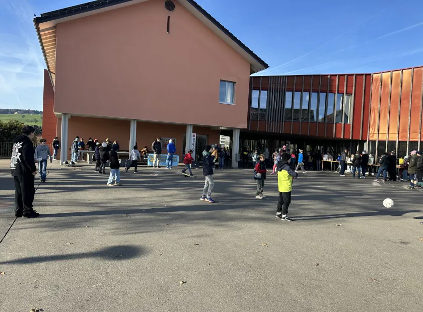 Pausenplatzbesuch_Auw_2