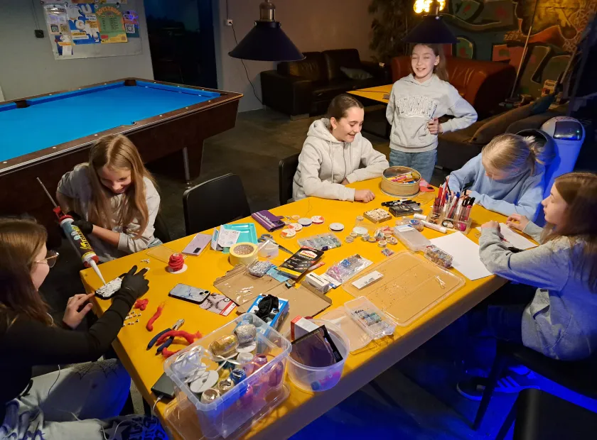 Girlstreff_Handyhüllen_dekorieren_2